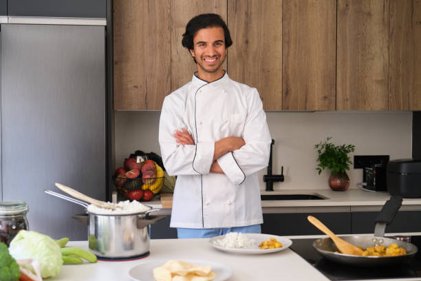 مطلوب طباخ لقصر
