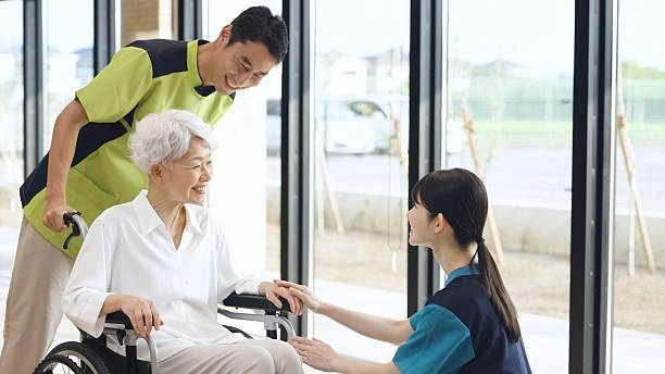 استقدام عمالة منزلية مدربة لرعاية كبار السن في قطر