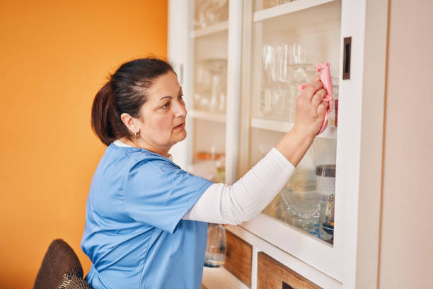 عاملات تنظيف قطر