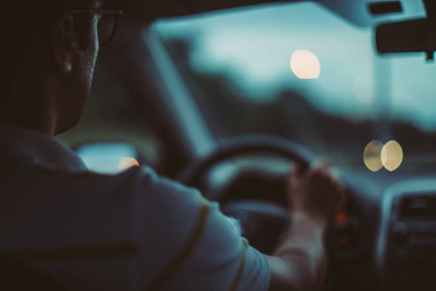 سائق بالشهر أو بالساعة